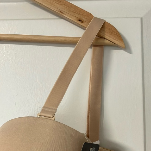 NWT Wacoal | Strapless "Red Carpet" Seamless Nude Underwire Bra - Picture 5 of 15